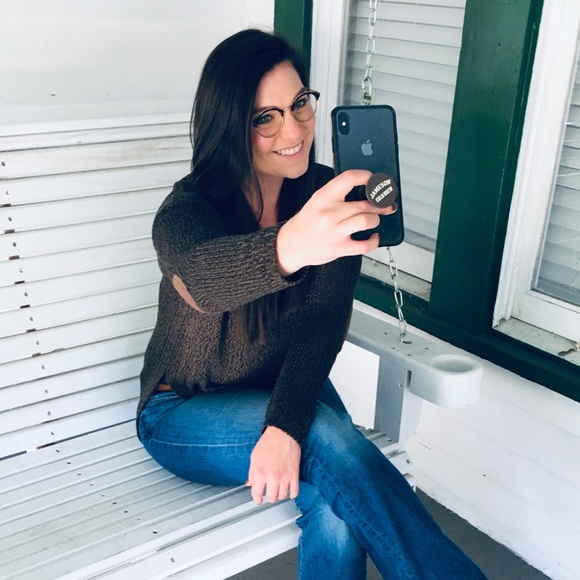 Meet your Posher, Erika - Picture 1 of 1